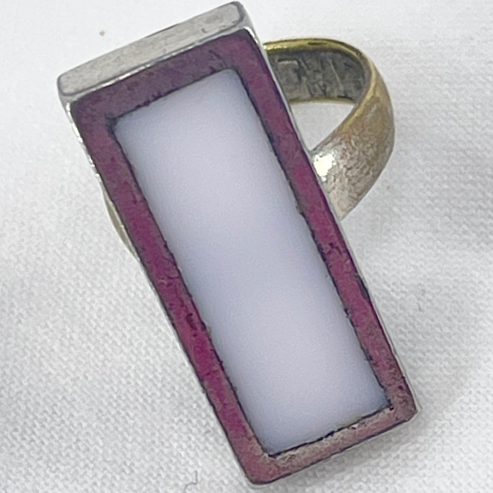 Big Metal London Silver Tone Cocktail Ring Adjustable White Rectangle Stone 9 gr